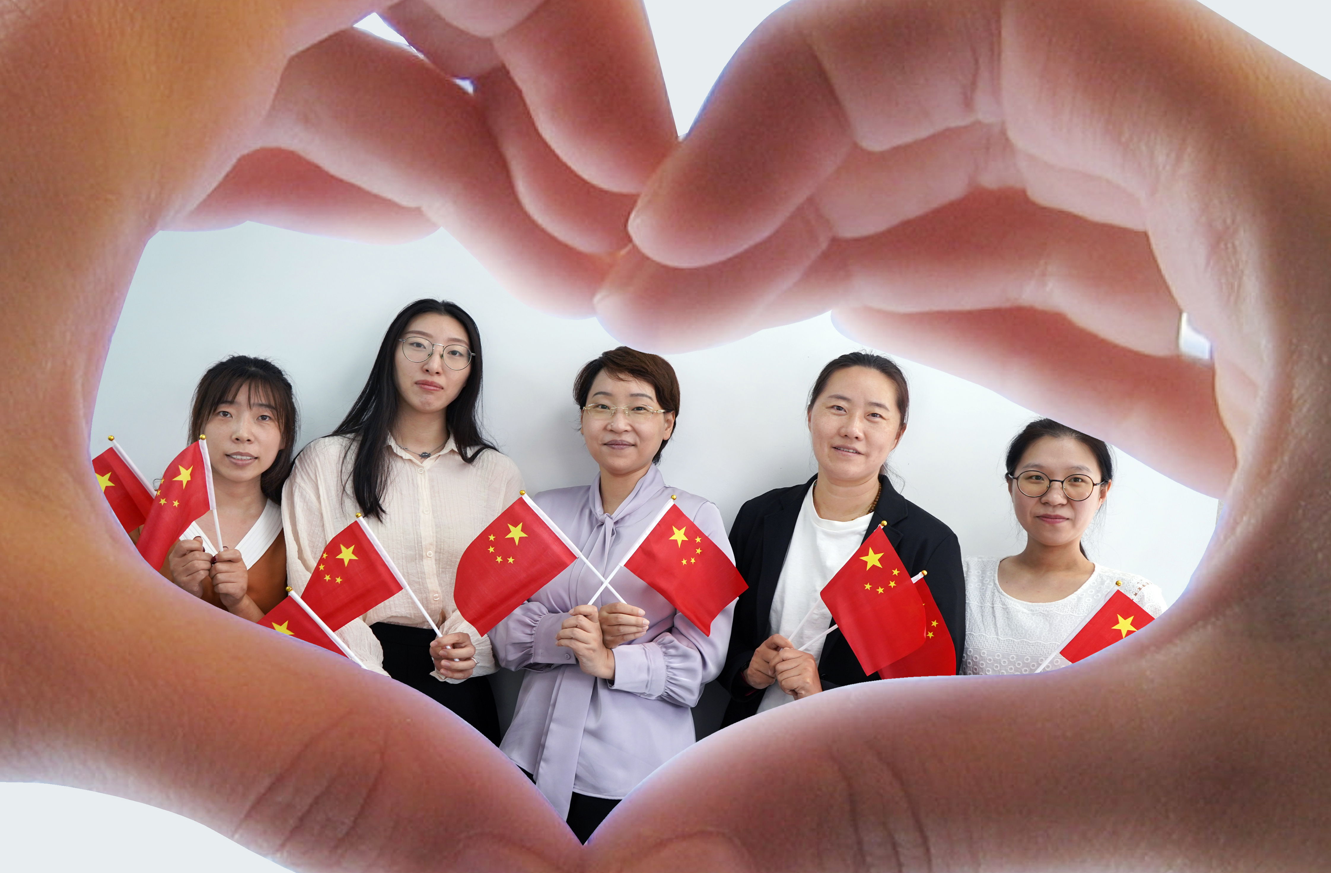 我和国旗合个影丨来自必威官方首页官网人的批注(图9)