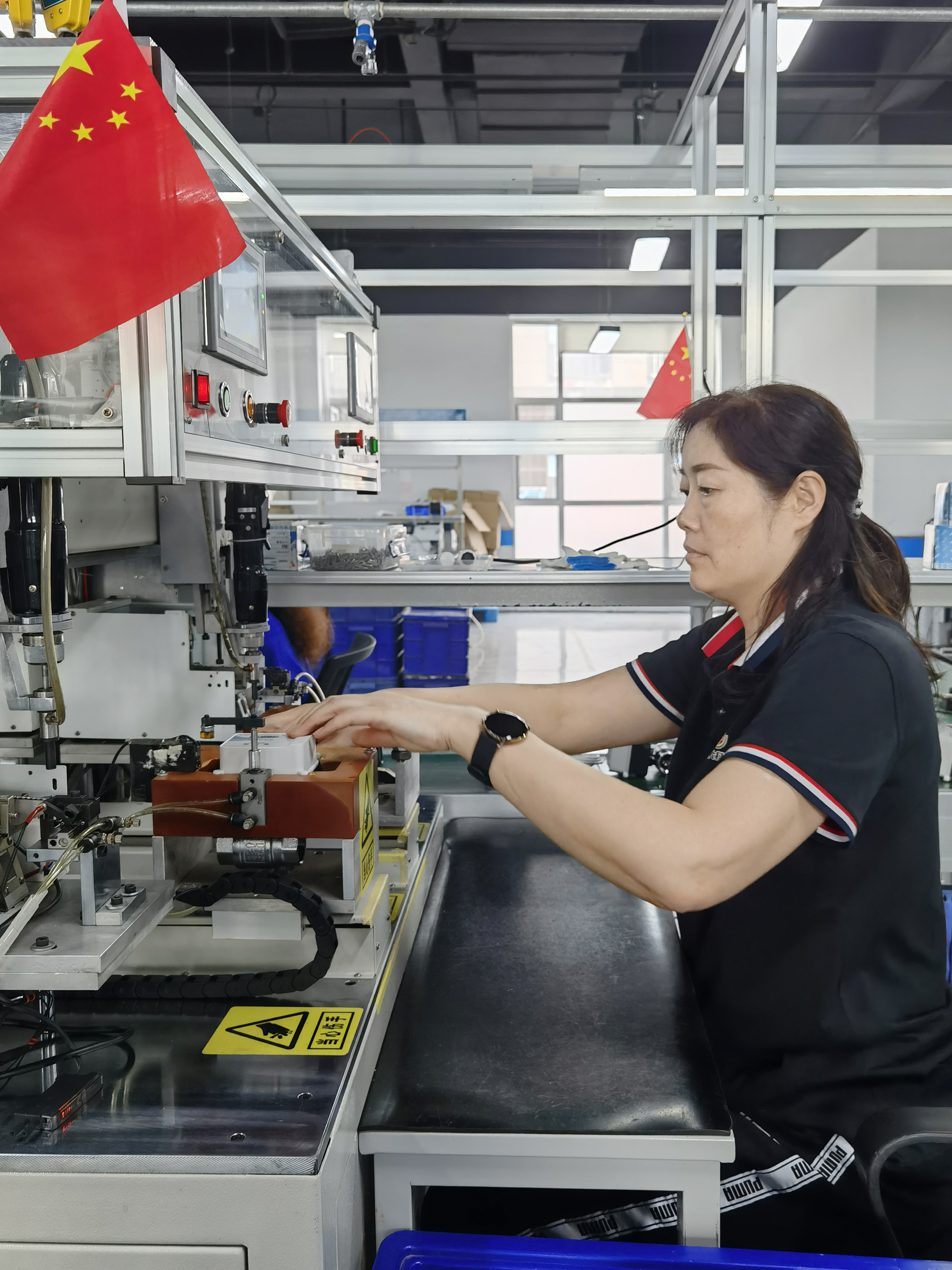 我和国旗合个影丨来自必威官方首页官网人的批注(图14)