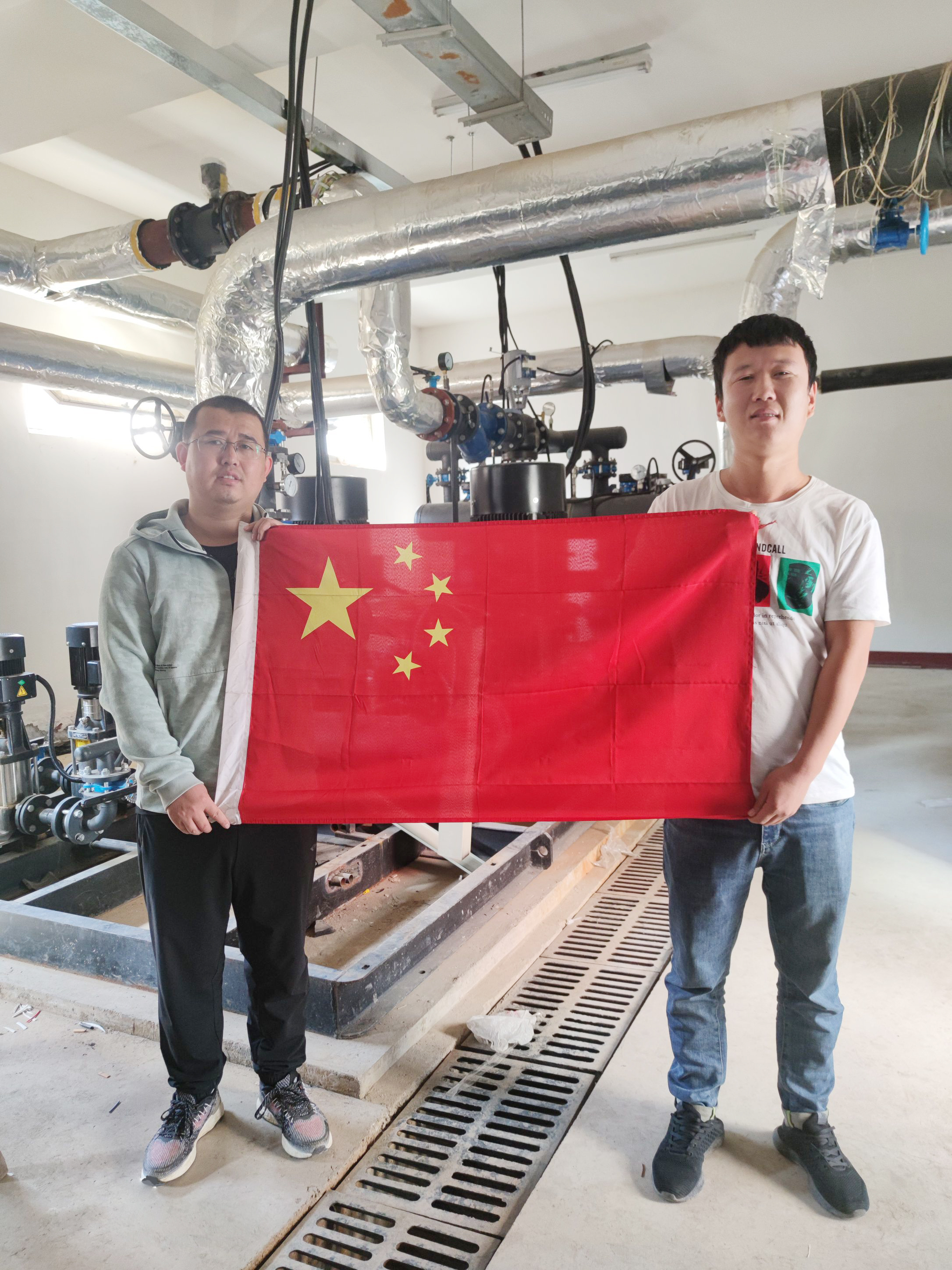 我和国旗合个影丨来自必威官方首页官网人的批注(图21)