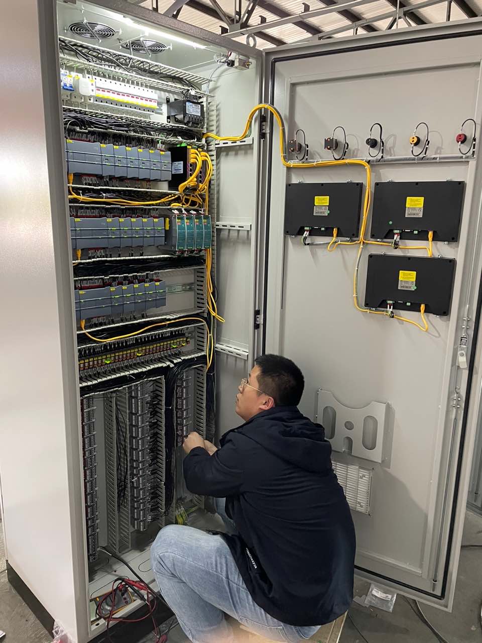 【国庆坚守，，，，，，，现在我在岗】必威官方首页官网人全力备战今冬供暖（二）(图6)