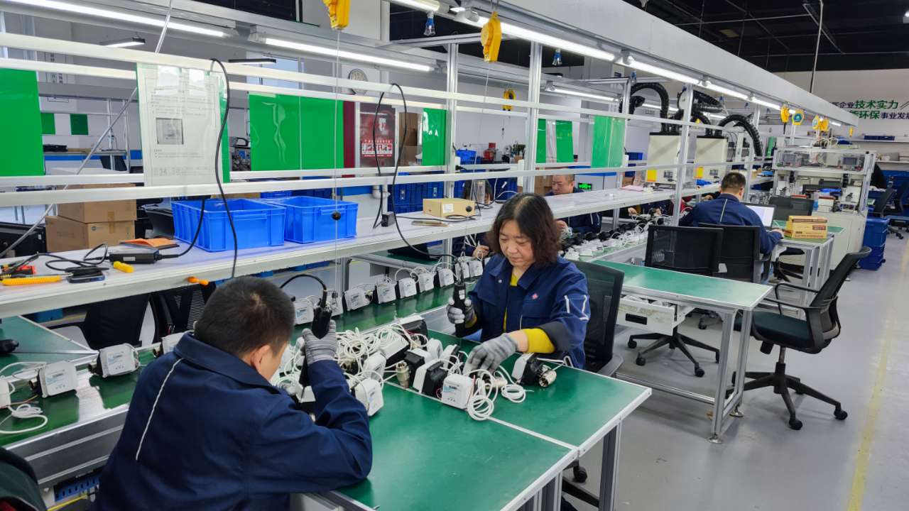 【国庆坚守，，，，，，，现在我在岗】必威官方首页官网人全力备战今冬供暖（二）(图9)