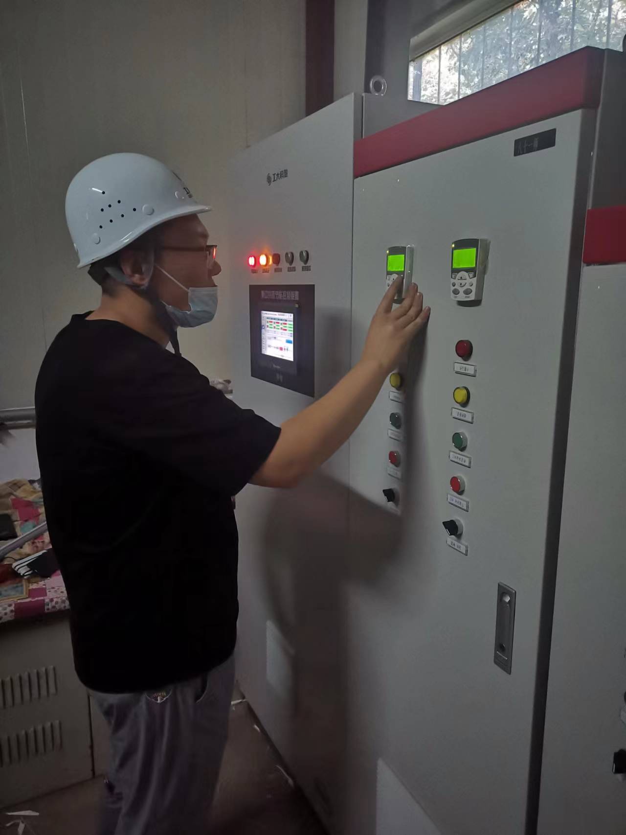 【国庆坚守，，，，，，，，现在我在岗】必威官方首页官网人全力备战今冬供暖（三）(图1)